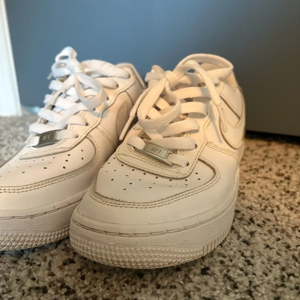 Nike Airforce - Picture 2 of 5